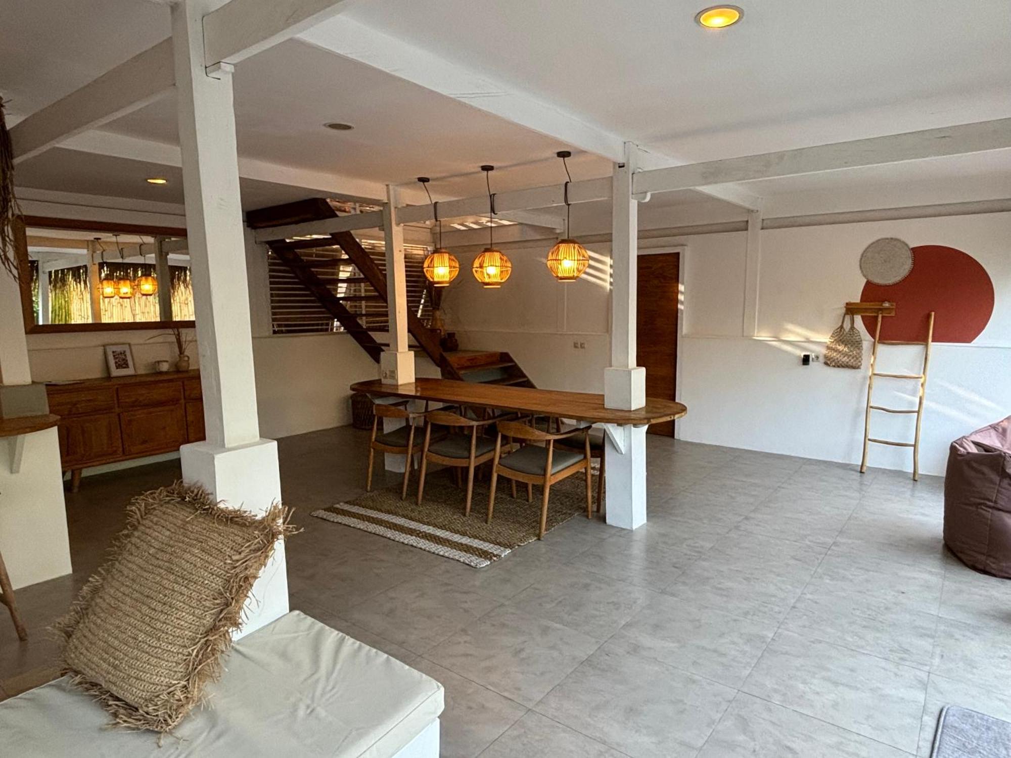 Villa Tiga 길리 아이르 외부 사진